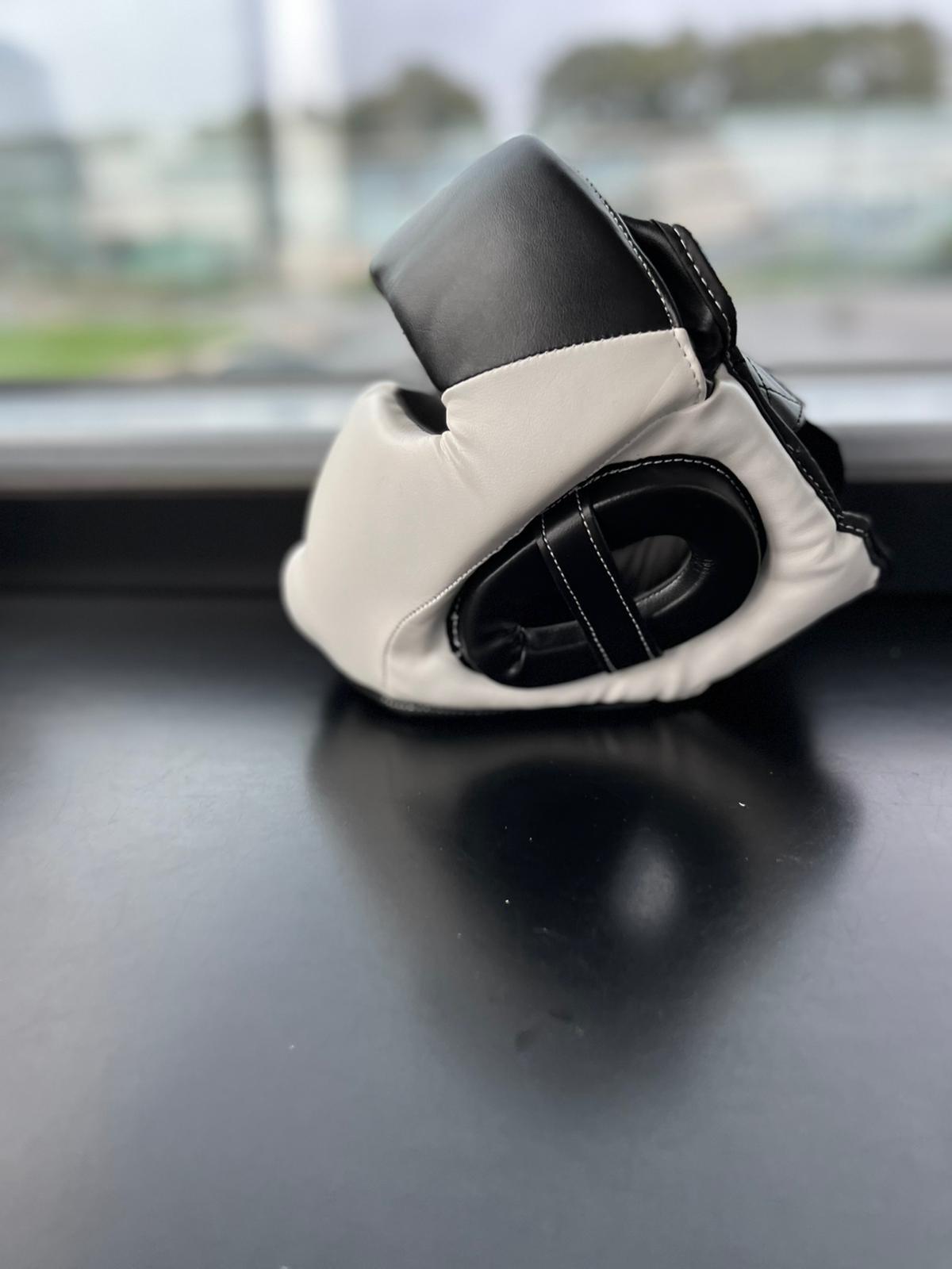 Casque synthétique logo & texte Pugistar