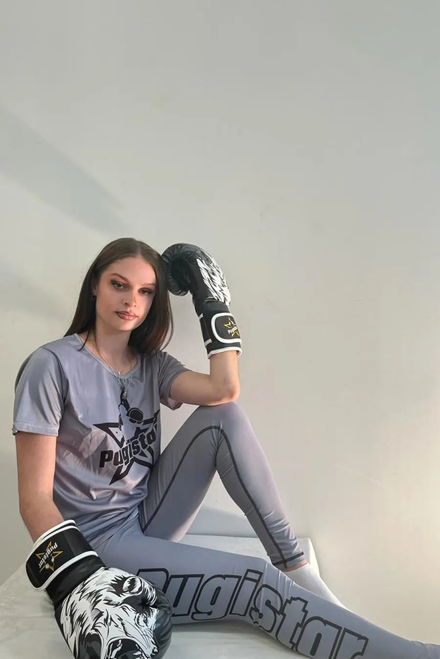 T-shirt femme gris logo Pugistar noir
